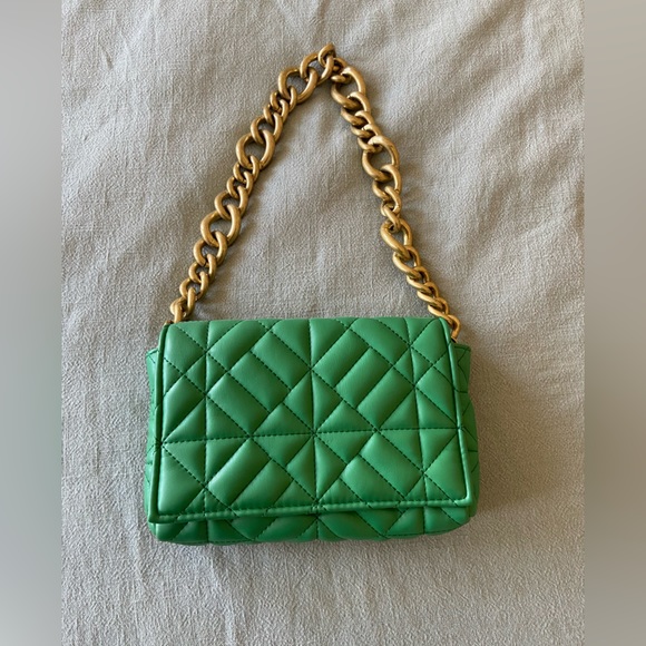Zara Bags Zara Green Quilted Bag With Gold Chain Poshmark